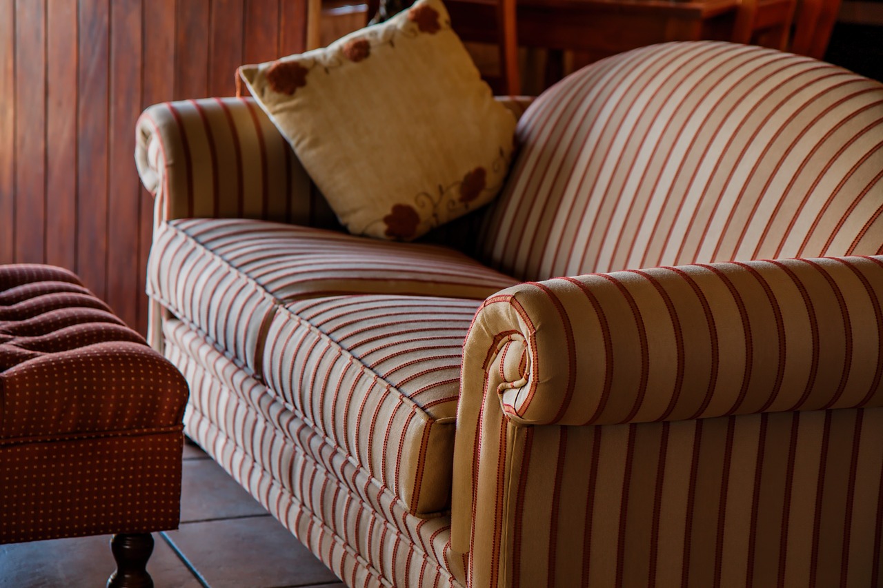 3 diferencias en el tapizado de un sofá antiguo y uno moderno - Oimsa